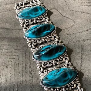 Vtg lucite blue bracelet